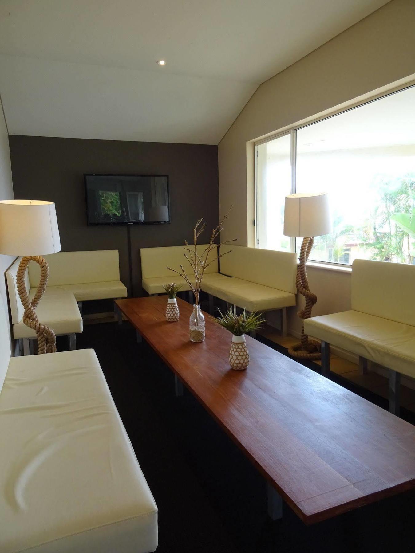 Aqualuna Beach Resort Sapphire Beach Esterno foto